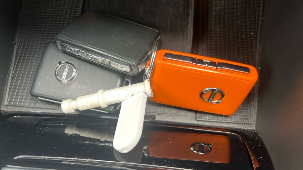 Volvo XC40 1.5 T5 Recharge PHEV Ultimate Dark 5dr Auto Estate - Image 37