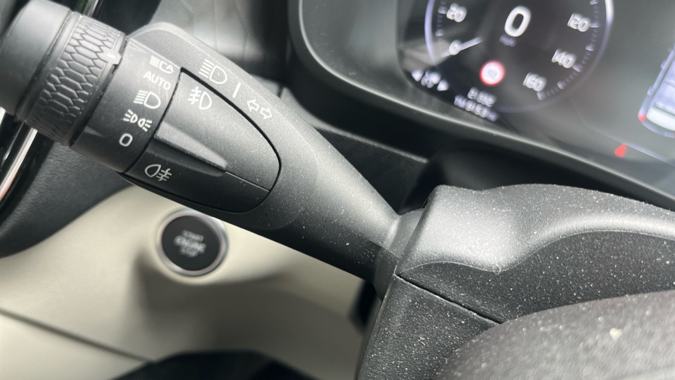 Volvo XC40 1.5 T5 Recharge PHEV Ultimate Dark 5dr Auto Estate - Image 43