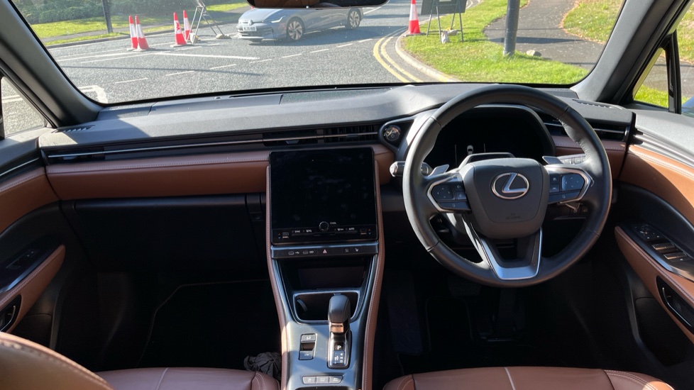Lexus LBX 1.5 Takumi 5dr E-CVT Hybrid Hatchback - Image 10