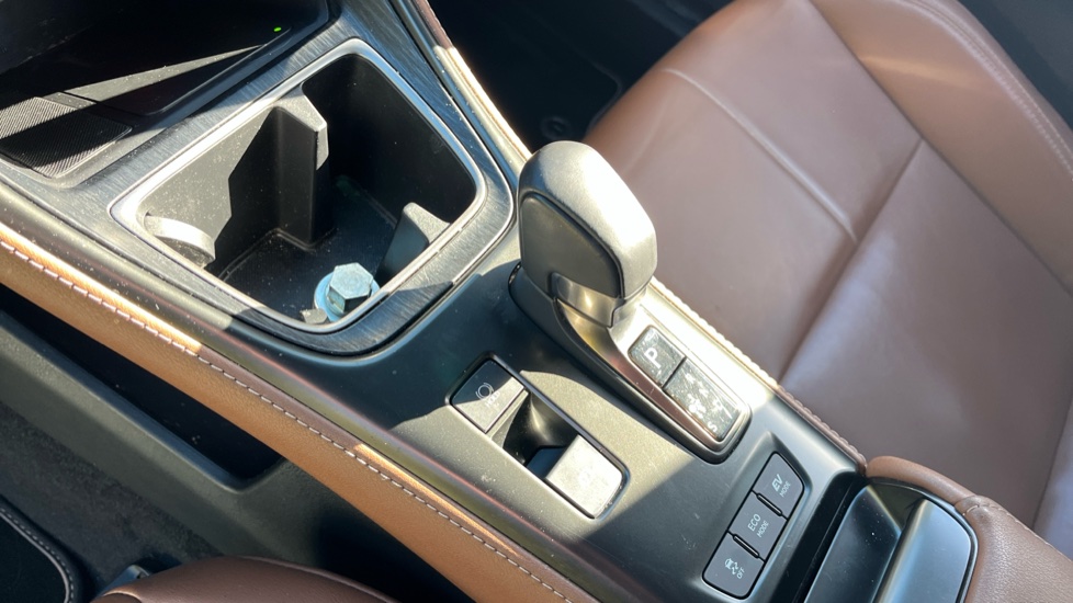 Lexus LBX 1.5 Takumi 5dr E-CVT Hybrid Hatchback - Image 13