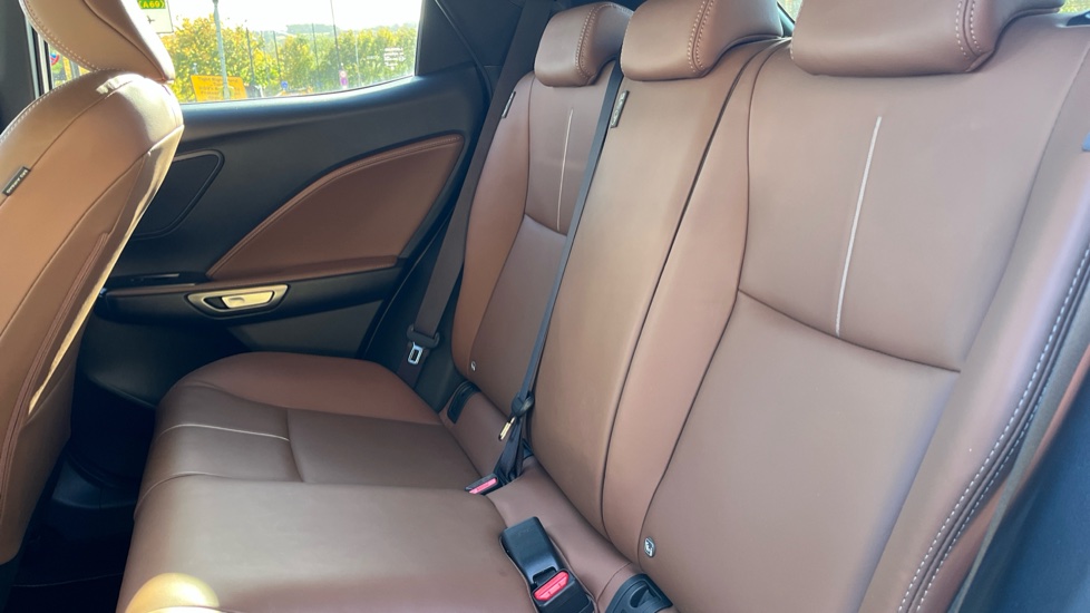 Lexus LBX 1.5 Takumi 5dr E-CVT Hybrid Hatchback - Image 16