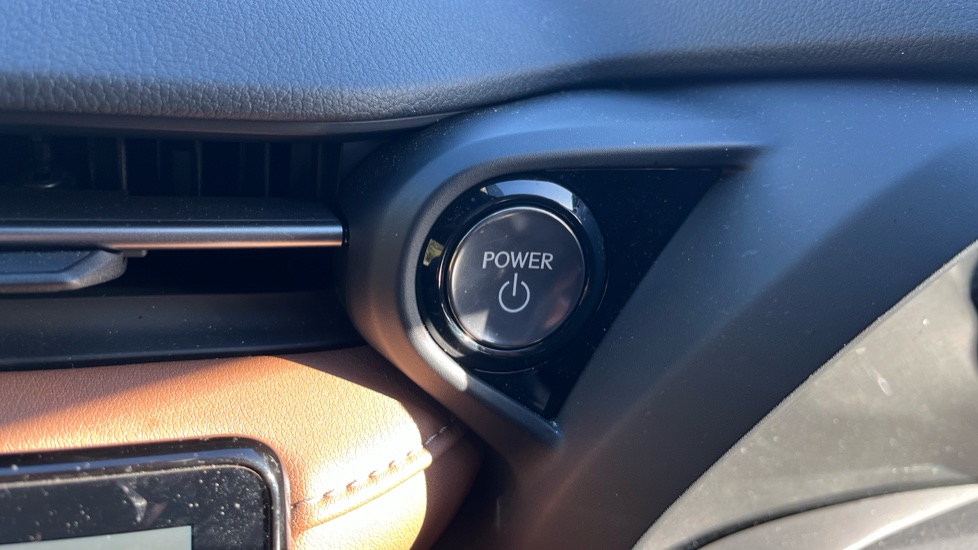 Lexus LBX 1.5 Takumi 5dr E-CVT Hybrid Hatchback - Image 27