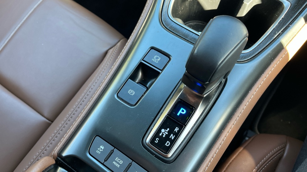 Lexus LBX 1.5 Takumi 5dr E-CVT Hybrid Hatchback - Image 35