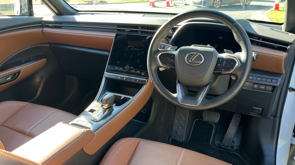 Lexus LBX 1.5 Takumi 5dr E-CVT Hybrid Hatchback - Image 39