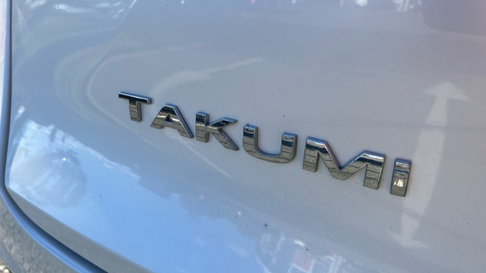 Lexus LBX 1.5 Takumi 5dr E-CVT Hybrid Hatchback - Image 41