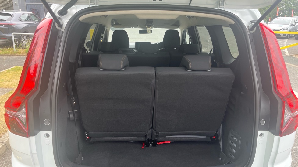 Dacia Jogger 1.6 HEV Extreme 5dr Auto Hybrid Estate - Image 4