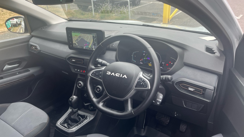 Dacia Jogger 1.6 HEV Extreme 5dr Auto Hybrid Estate - Image 11