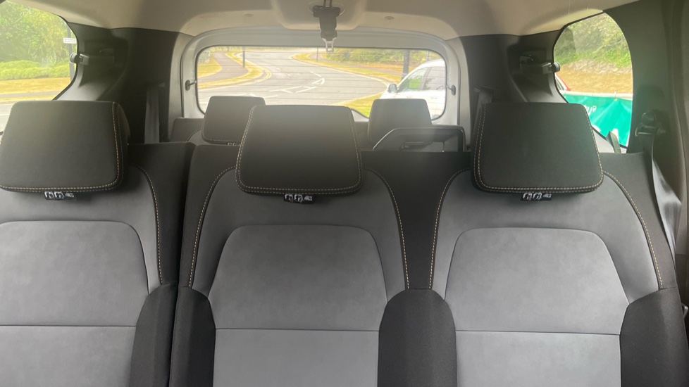 Dacia Jogger 1.6 HEV Extreme 5dr Auto Hybrid Estate - Image 15