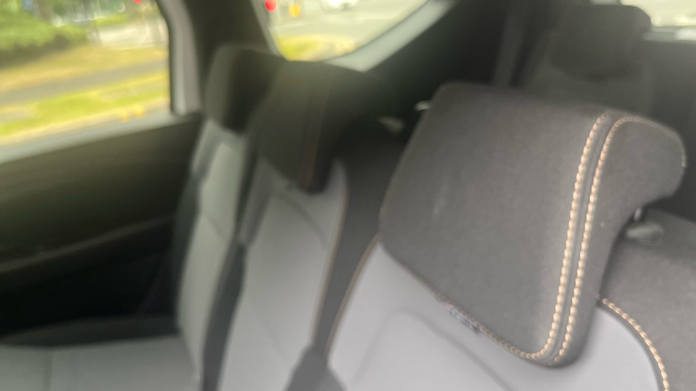 Dacia Jogger 1.6 HEV Extreme 5dr Auto Hybrid Estate - Image 16