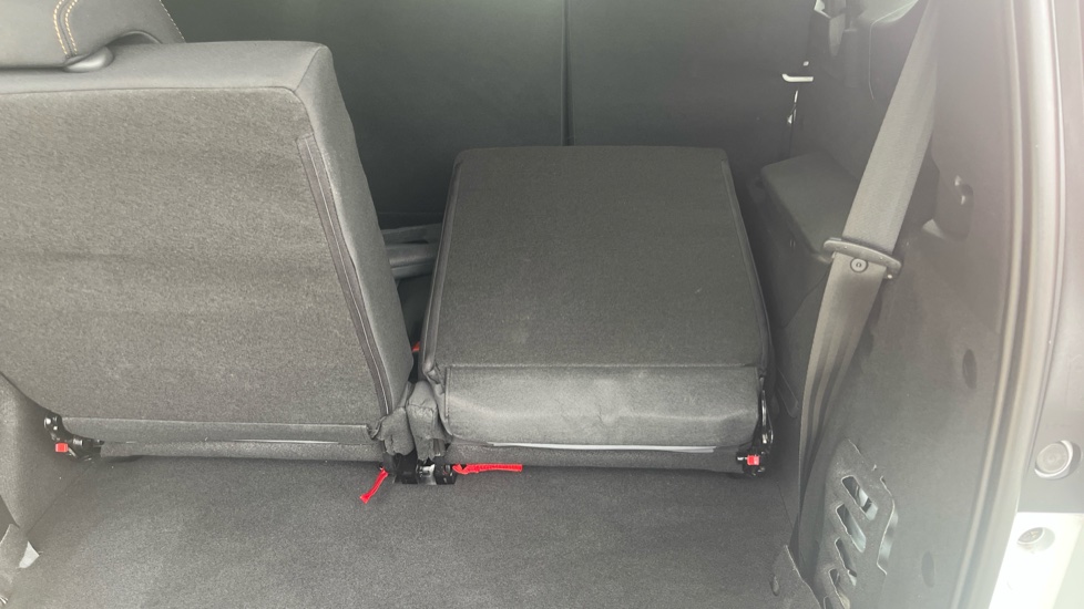 Dacia Jogger 1.6 HEV Extreme 5dr Auto Hybrid Estate - Image 25