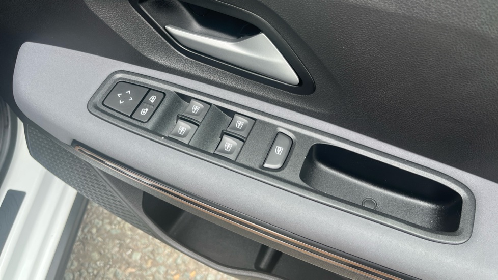 Dacia Jogger 1.6 HEV Extreme 5dr Auto Hybrid Estate - Image 27