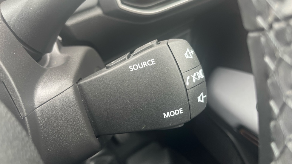 Dacia Jogger 1.6 HEV Extreme 5dr Auto Hybrid Estate - Image 28