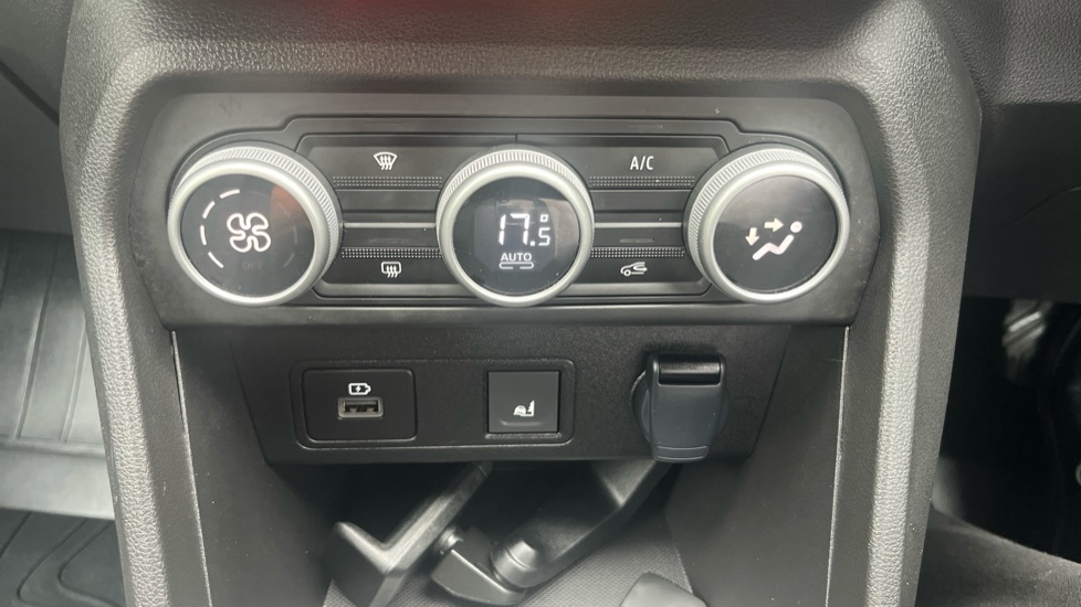 Dacia Jogger 1.6 HEV Extreme 5dr Auto Hybrid Estate - Image 36