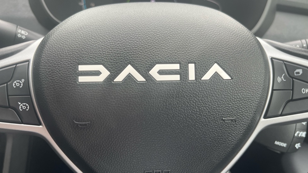 Dacia Jogger 1.6 HEV Extreme 5dr Auto Hybrid Estate - Image 49