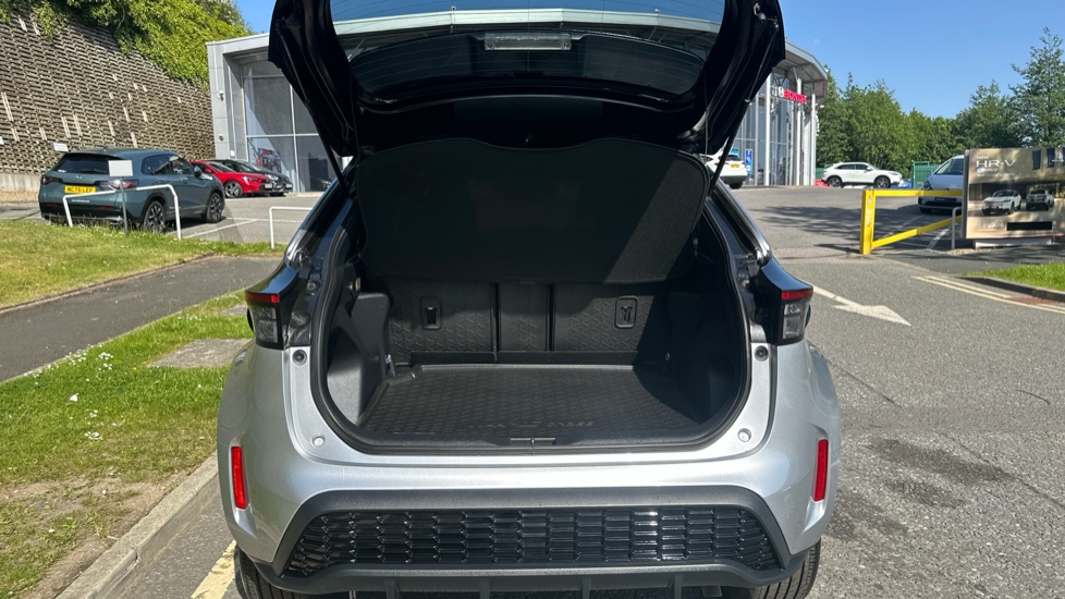 Toyota Yaris Cross 1.5 Hybrid GR Sport 5dr CVT Hybrid Estate - Image 4