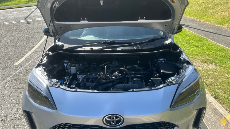 Toyota Yaris Cross 1.5 Hybrid GR Sport 5dr CVT Hybrid Estate - Image 8