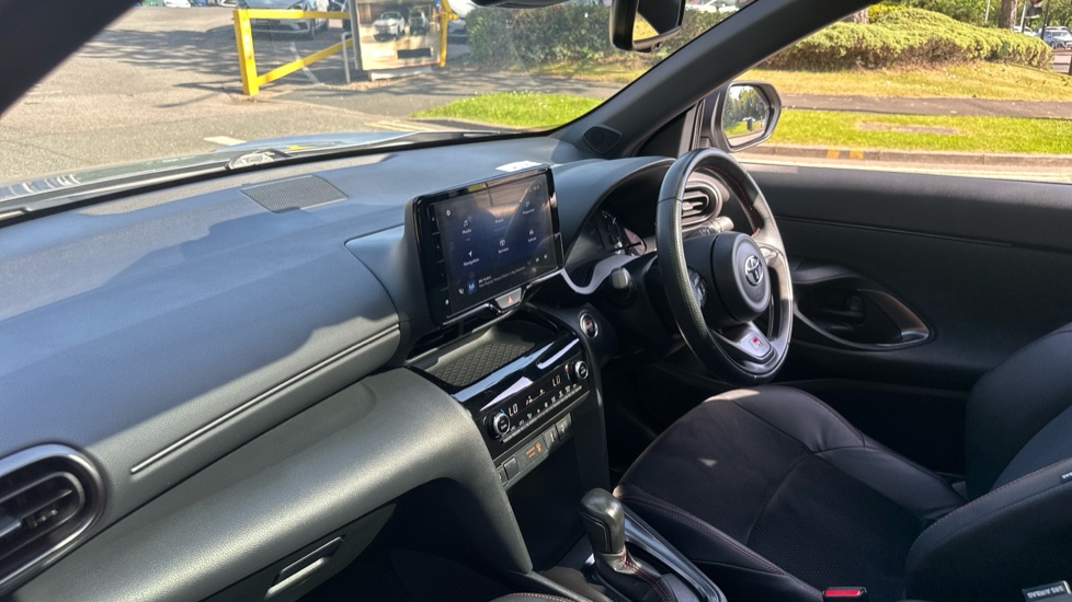 Toyota Yaris Cross 1.5 Hybrid GR Sport 5dr CVT Hybrid Estate - Image 9