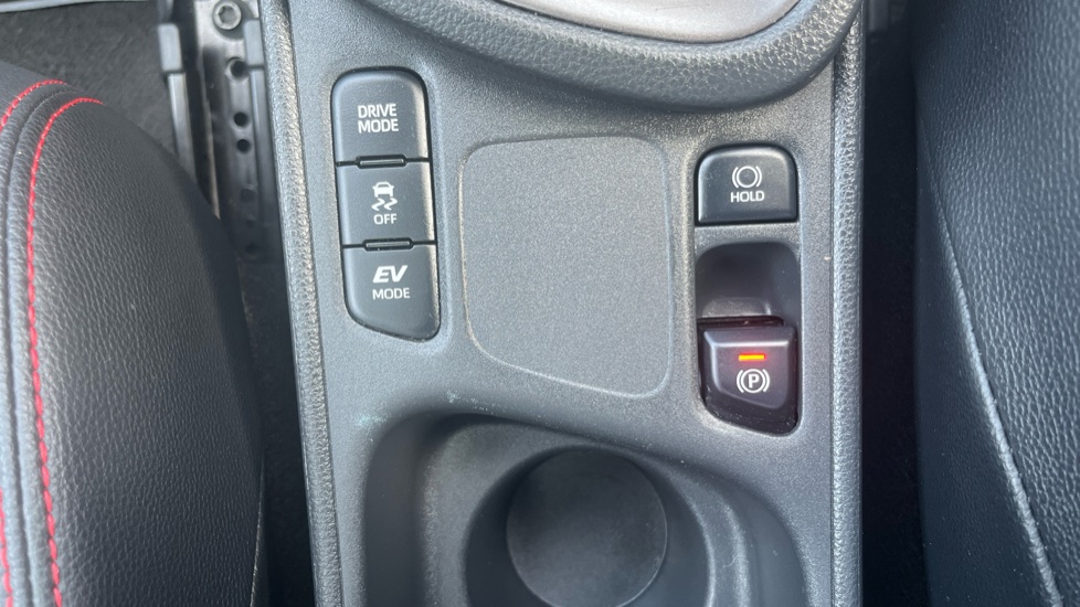 Toyota Yaris Cross 1.5 Hybrid GR Sport 5dr CVT Hybrid Estate - Image 34