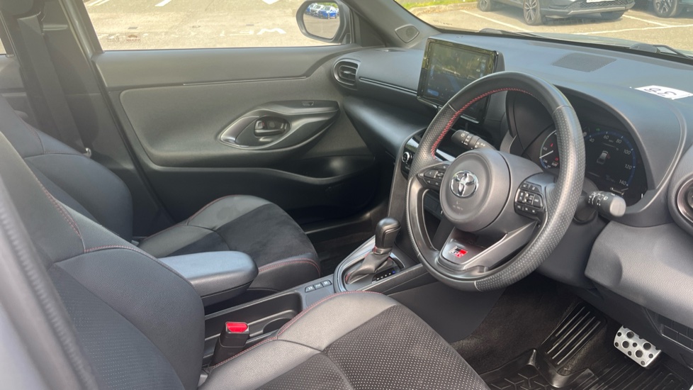 Toyota Yaris Cross 1.5 Hybrid GR Sport 5dr CVT Hybrid Estate - Image 37