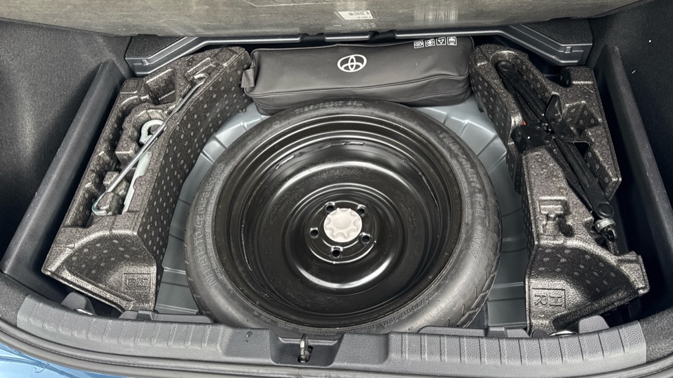 Toyota Corolla 1.8 VVT-i Hybrid Design 5dr CVT Hybrid Hatchback - Image 33