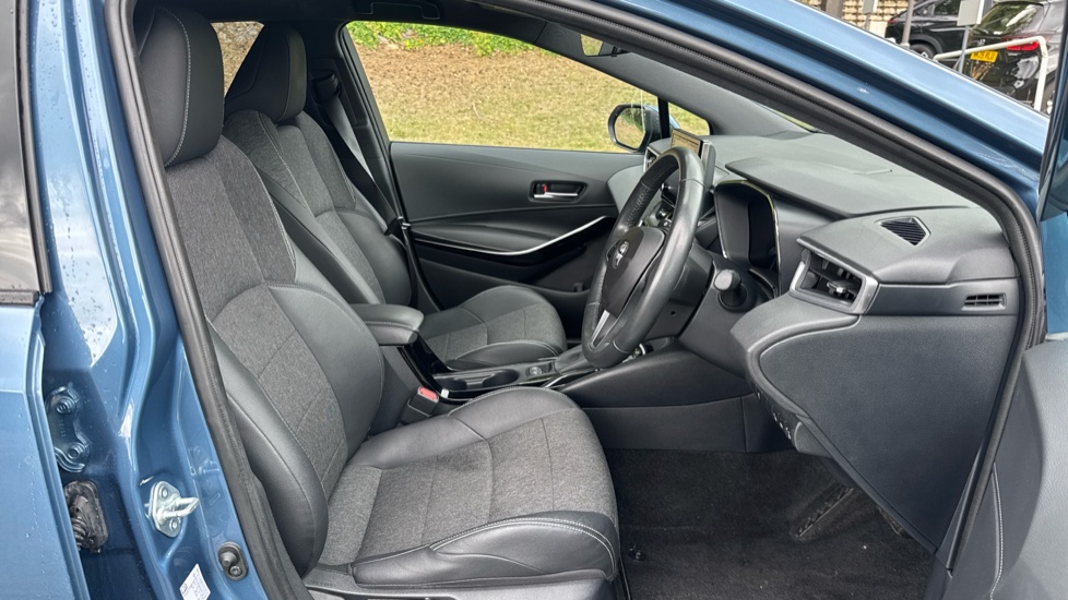 Toyota Corolla 1.8 VVT-i Hybrid Design 5dr CVT Hybrid Hatchback - Image 35