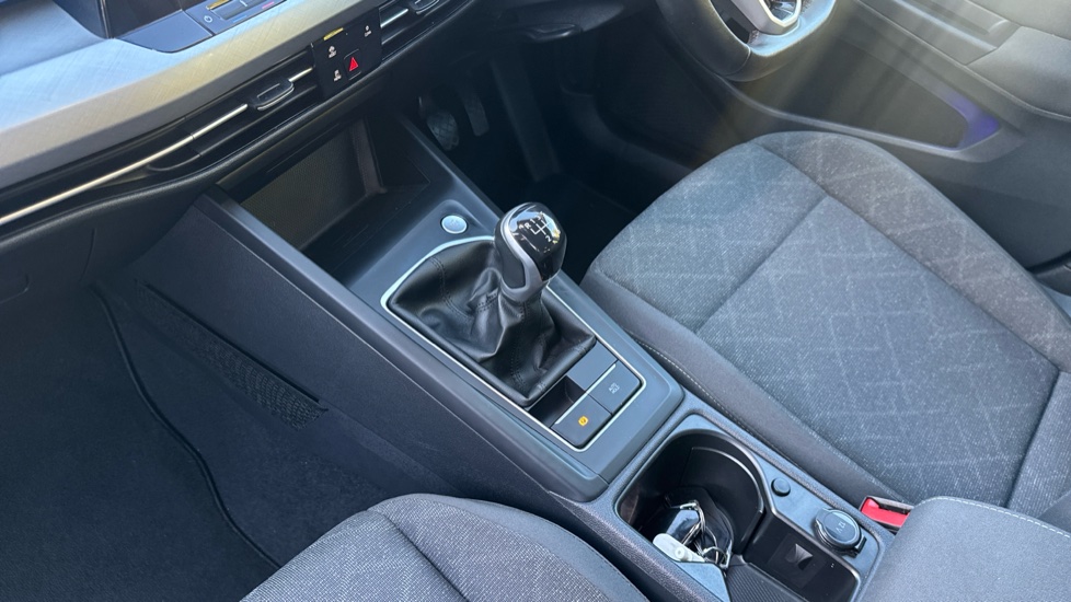 Volkswagen Golf 1.5 TSI Life 5dr Petrol Hatchback - Image 13