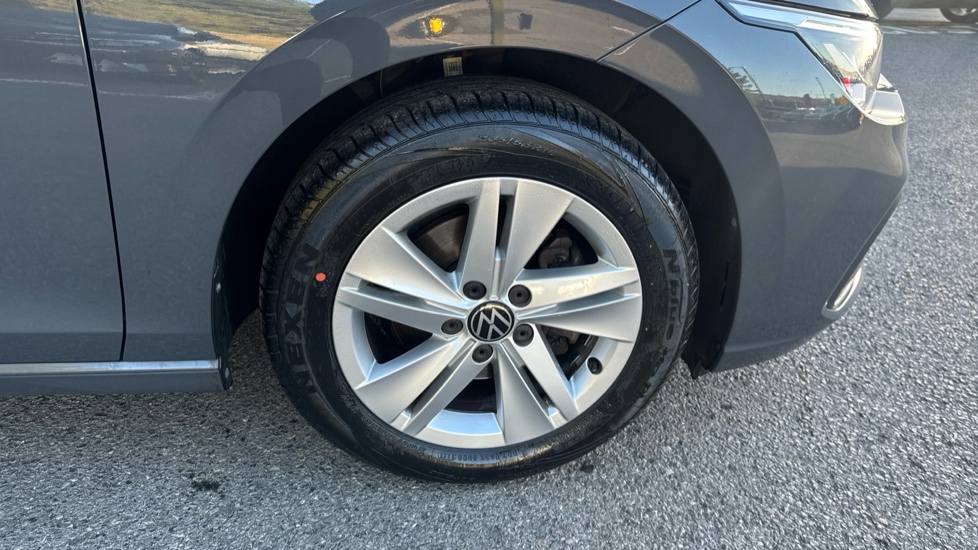 Volkswagen Golf 1.5 TSI Life 5dr Petrol Hatchback - Image 21