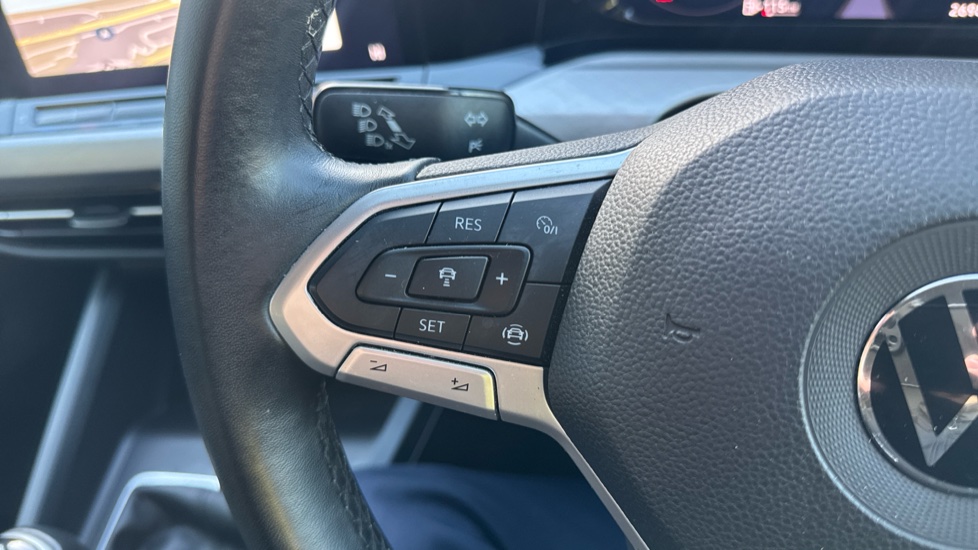 Volkswagen Golf 1.5 TSI Life 5dr Petrol Hatchback - Image 40