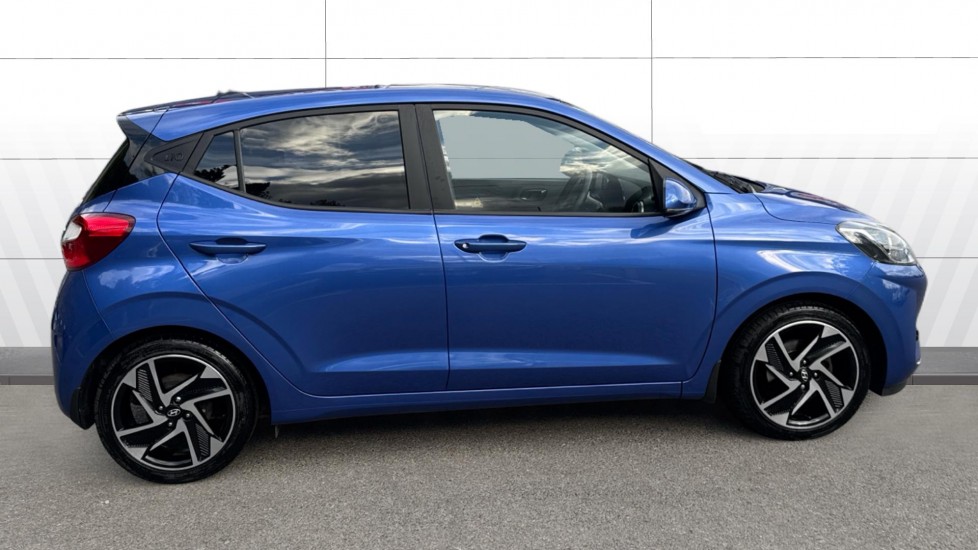 Hyundai i10 1.0 MPi Premium 5dr Petrol Hatchback - Image 5