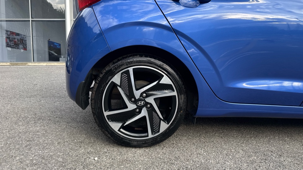 Hyundai i10 1.0 MPi Premium 5dr Petrol Hatchback - Image 7