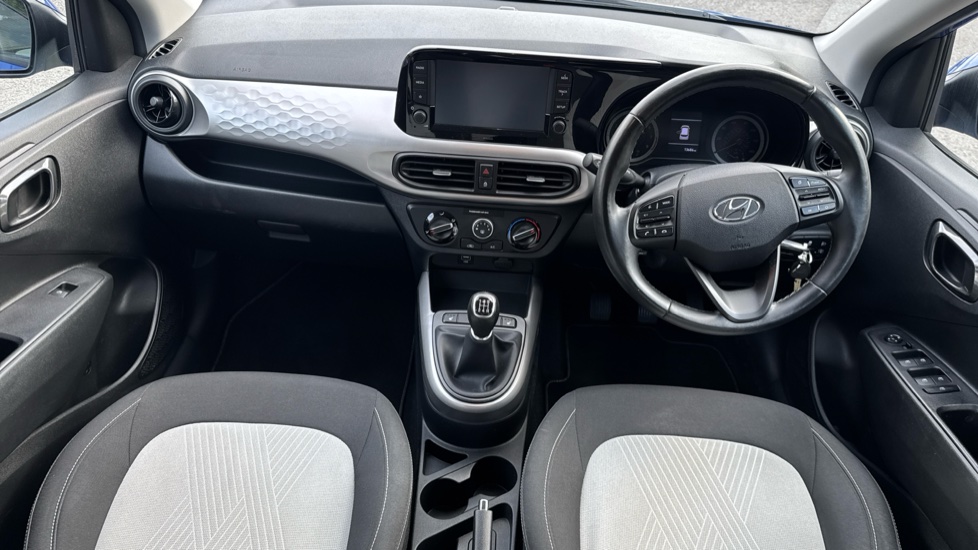 Hyundai i10 1.0 MPi Premium 5dr Petrol Hatchback - Image 10