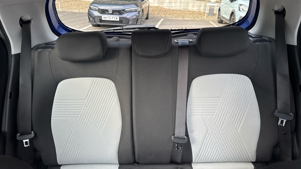 Hyundai i10 1.0 MPi Premium 5dr Petrol Hatchback - Image 15