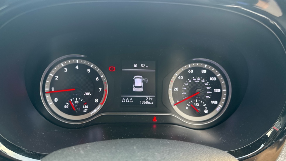 Hyundai i10 1.0 MPi Premium 5dr Petrol Hatchback - Image 18