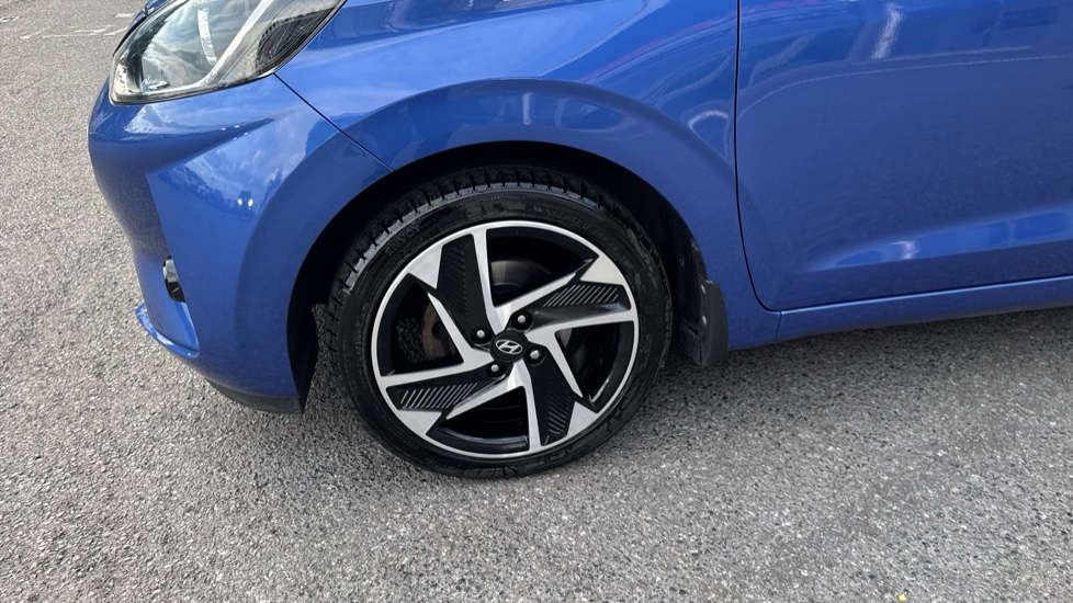 Hyundai i10 1.0 MPi Premium 5dr Petrol Hatchback - Image 25