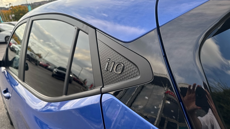 Hyundai i10 1.0 MPi Premium 5dr Petrol Hatchback - Image 27