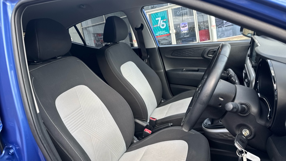 Hyundai i10 1.0 MPi Premium 5dr Petrol Hatchback - Image 31