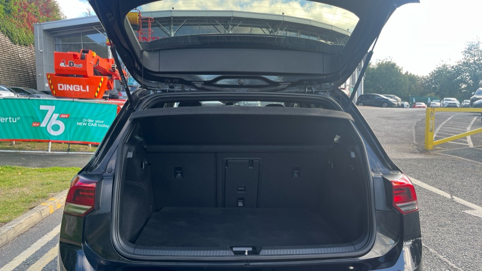 Volkswagen Golf 1.5 TSI R-Line 5dr Petrol Hatchback - Image 4
