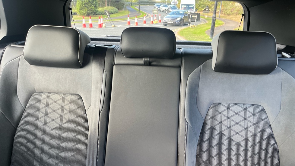 Volkswagen Golf 1.5 TSI R-Line 5dr Petrol Hatchback - Image 15