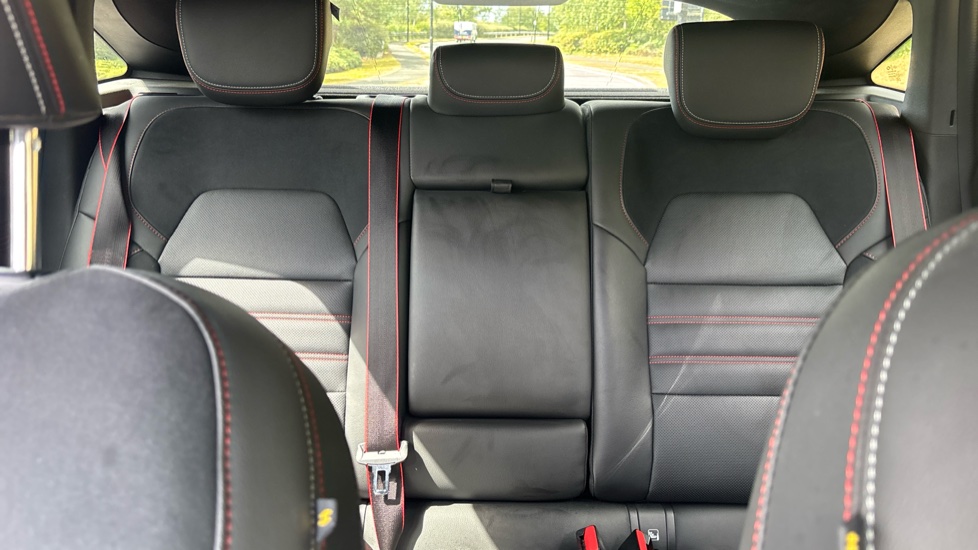 Renault Arkana 1.6 E-TECH Hybrid 145 R.S. Line 5dr Auto Hybrid Estate - Image 15