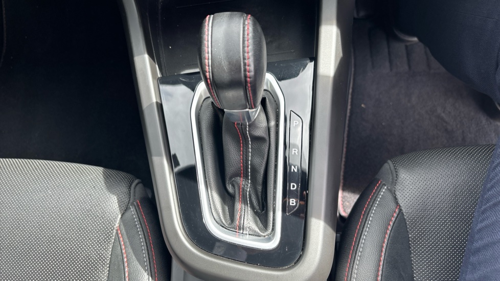 Renault Arkana 1.6 E-TECH Hybrid 145 R.S. Line 5dr Auto Hybrid Estate - Image 25