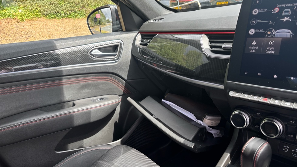 Renault Arkana 1.6 E-TECH Hybrid 145 R.S. Line 5dr Auto Hybrid Estate - Image 27