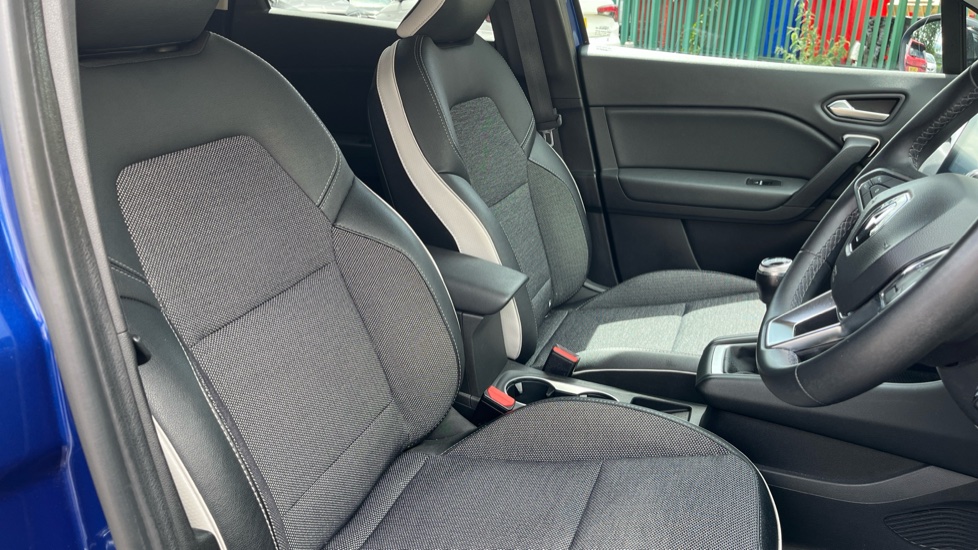 Renault Captur 1.0 TCE 90 S Edition 5dr Petrol Hatchback - Image 36