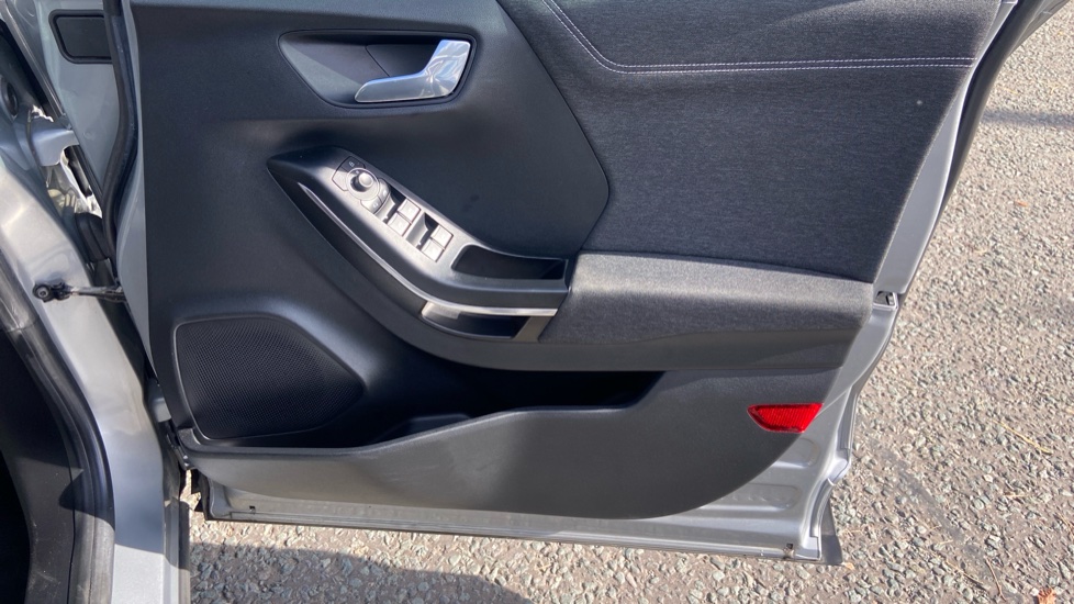 Ford Puma 1.0 EcoBoost Hybrid mHEV 155 Titanium 5dr Petrol Hatchback - Image 28