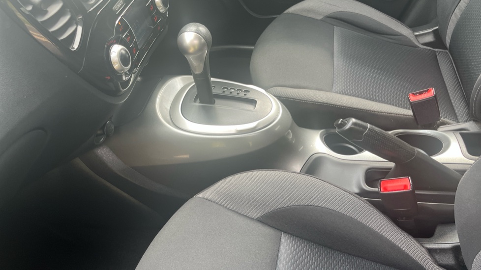 Nissan Juke 1.6 [112] Acenta 5dr CVT Petrol Hatchback - Image 13