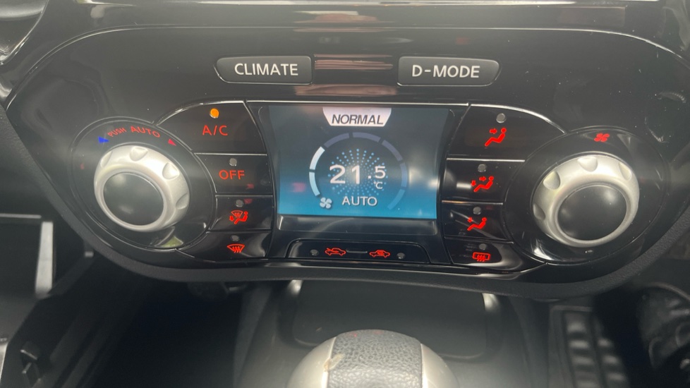 Nissan Juke 1.6 [112] Acenta 5dr CVT Petrol Hatchback - Image 24