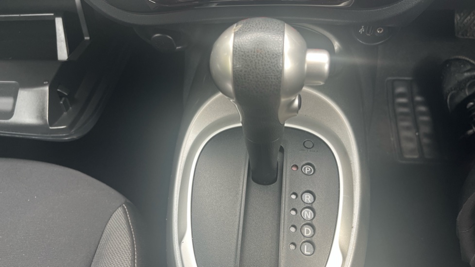Nissan Juke 1.6 [112] Acenta 5dr CVT Petrol Hatchback - Image 25