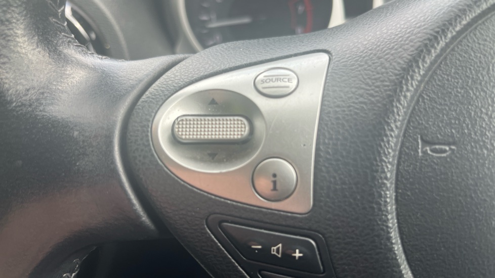 Nissan Juke 1.6 [112] Acenta 5dr CVT Petrol Hatchback - Image 26
