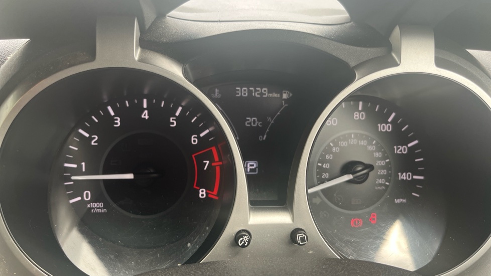 Nissan Juke 1.6 [112] Acenta 5dr CVT Petrol Hatchback - Image 28