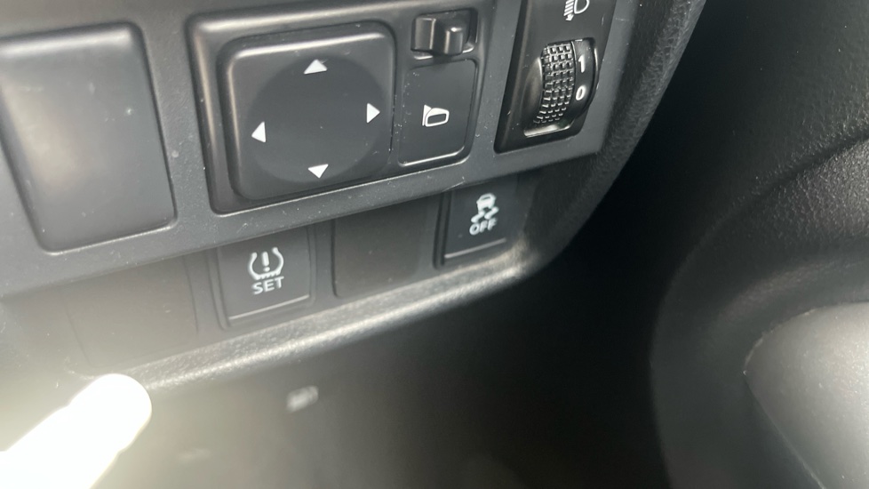 Nissan Juke 1.6 [112] Acenta 5dr CVT Petrol Hatchback - Image 30