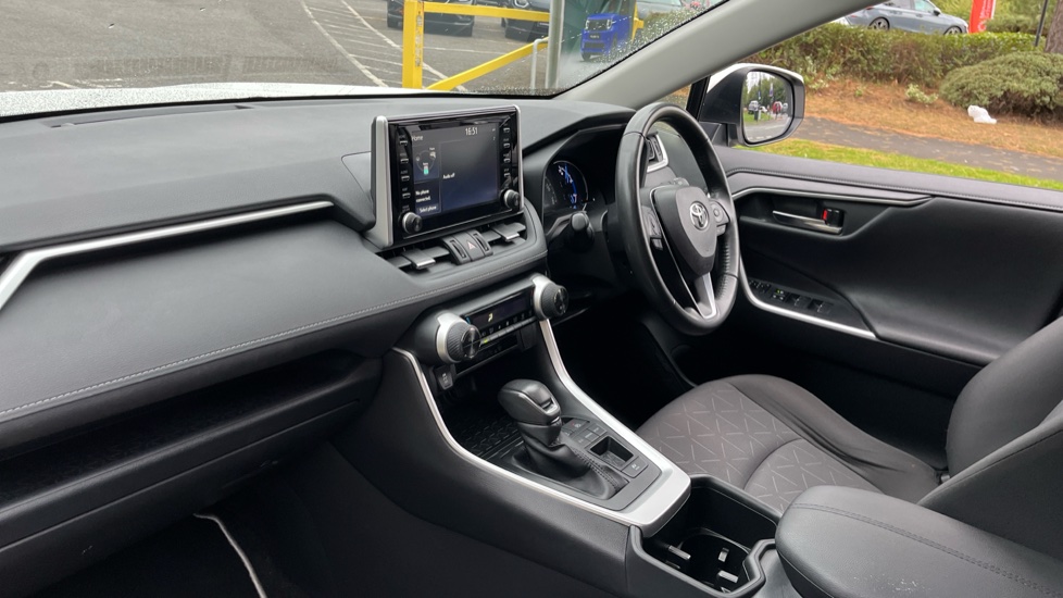 Toyota RAV4 2.5 VVT-i Hybrid Icon 5dr CVT 2WD Hybrid Estate - Image 9